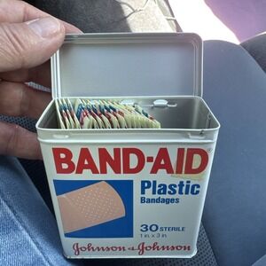 Vintage 1983 BAND-AID Brand 3.5" Tin With 18 Plastic Bandages Hinged Lid